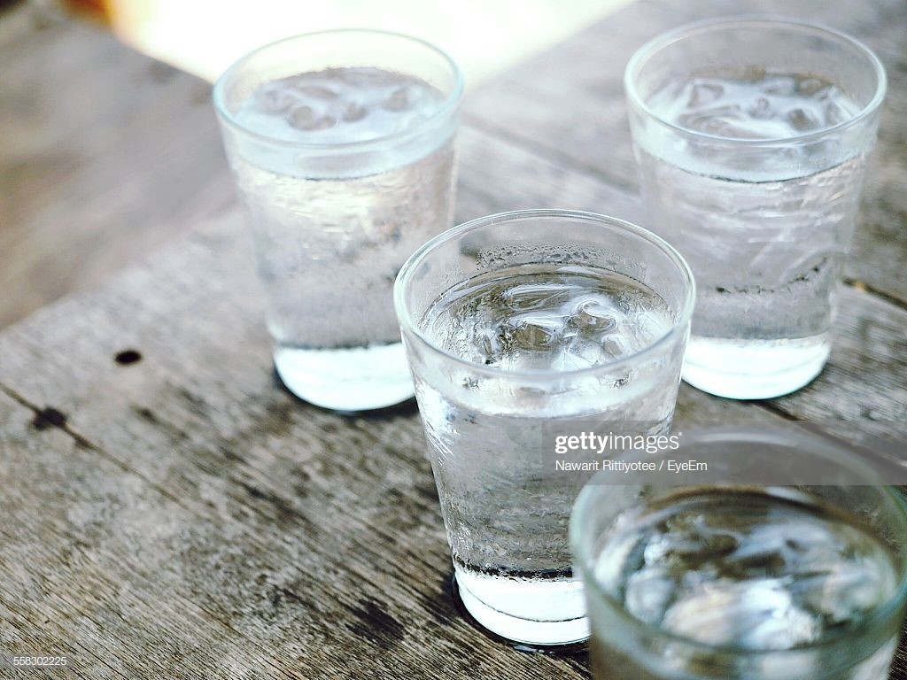 4杯冰水